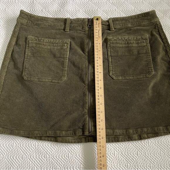 American Eagle Green Corduroy Zip Front Super Stretch Mini Skirt 20 Short - Picture 9 of 11